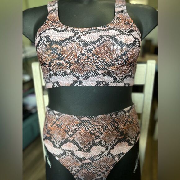 NWOT Bikini Swimsuit Sm Medium - Picture 3 of 6